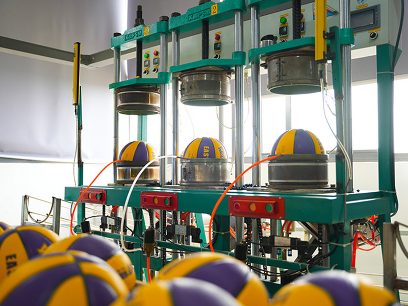 การปั้น